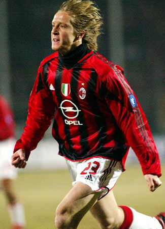 《皇牌空战8》预告细节分析 地区兵器以及系统等