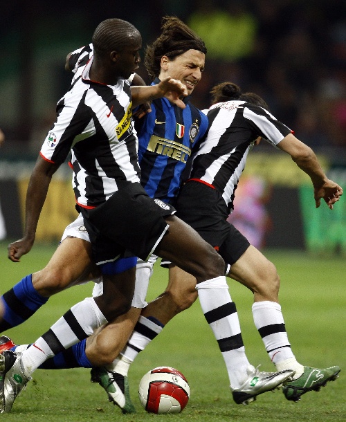 火箭重返西部第五坐稳位置！申京狂砍23+11+7化身全能控场中锋，传球视野无敌还能硬凿内线，五年1.85亿这合同血赚不亏