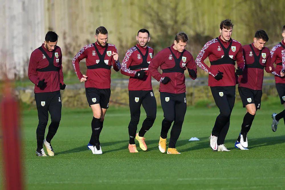 Thorin怒怼donk维护zwieh＂可笑＂！电竞圈激辩：数据VS人情的终极对决