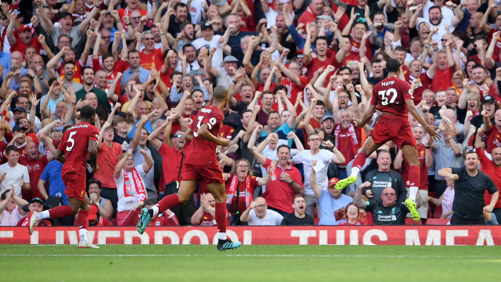 [中超]7中门框 山东泰山、武汉三镇联手创纪录