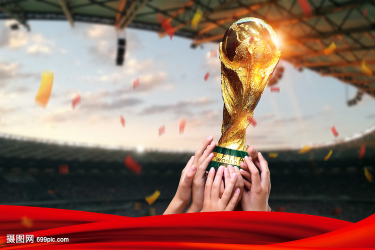 [德甲]拜仁右侧角球开出 于帕梅卡诺头球破门